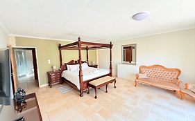 Tamarisk Guest Lodge