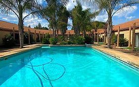 Tamarisk Guest Lodge